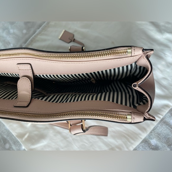 Kate Spade Large Leather Pink Tote. - Picture 3 of 16